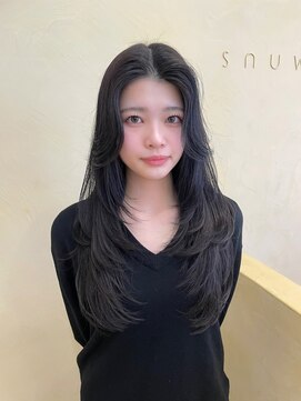 スニュウ(snuw) 【snuw mina】レイヤーカット/顔周りカット/透明感カラー/伏見