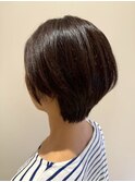 手ぐしでキマる、まとまりと艶感が自慢の美シルエットボブ