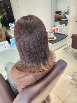 スリーヘアーデザインズ(Three Hair Designs) r