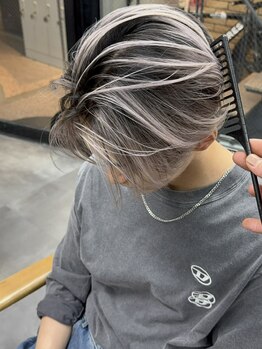 LAFFメンズサロン バレイヤージュ×ハイライト の写真/メンズカラーを再定義。バレイヤージュの陰影で、赤みを消した極上の透明感とエッジの効いた立体感を。