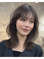 ネイト(Neit) ミディアムレイヤーカットグレージュカラー