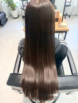 ソア(soar)の写真/質や状態に合わせたオーダーメイドケア。厳選トリートメントで、思わず触れたくなるうるツヤ髪を実感。