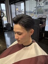 ヒロザバーバー(HIRO THE BARBER)&nbsp;ローフェード×サイドパート