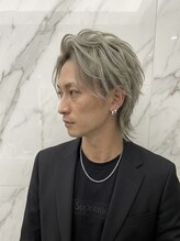コンプレックスを「武器」に変える。髪質をカバーする計算尽くのカット