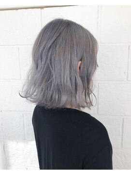 ネフ(NeF) ホワイトシルバーアッシュ☆