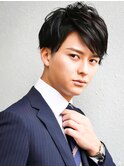 スーツ短髪ツーブロック束感モテる黒髪パーマ流行新郎髪型結婚式