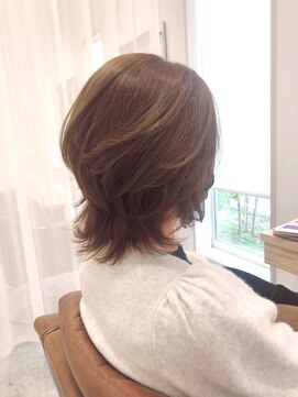 アドラーブル はなみずき店(adorable) 【大人可愛い】【外ハネ】30代40代