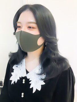 オルク 札幌大通(Orque) 20代30代☆大人可愛いナチュラル＆韓国風暗髪ウェーブセミディ