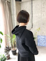 サクラ オモテサンドウ(SAKURA)&nbsp;ミニボブ　切りっぱなしボブ　インナーカラー