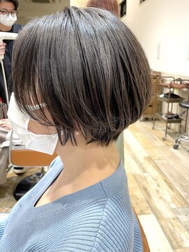 ネオリーブエム(Neolive em;) 小顔効果あり大人ショートボブスタイル☆