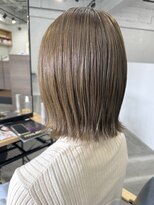 オアシス アン(oasis-un)&nbsp;カラー以上ブリーチ未満の透明感オリーブグレージュ