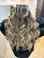メリー オオサカ(Merly Osaka)&nbsp;white beige balayage