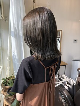 ムク(Muku) やわらかオリーブベージュ × さらっとミディアム (AIRI指名)