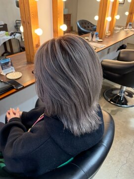 ビハインドザカーテン(BEHIND THE CURTAIN) シルバーグレージュ×ナチュラルバレイヤージュ