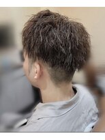 トップ(TOP)&nbsp;ツイスト/パーマスタイル￥メンズカット
