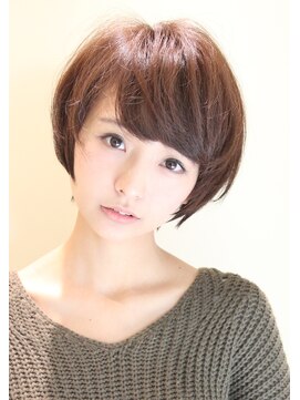 レウナ 外苑前(Reuna) 黒髪アッシュで可愛く決まるニュアンスショート