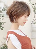 耳かけ/ショートボブ/フォギーベージュ/毛先ウェーブパーマ小林