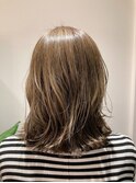 透明感ベージュ