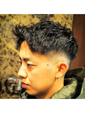 ヒロギンザ 浜松町店(HIRO GINZA) [hiro ginza]アップバングフェード×ツイストパーマ　浜松町