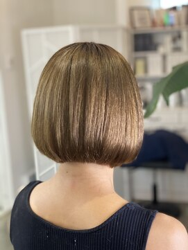 ツムグ 代官山店(TUMUGU) 大人可愛いビビッドカラーホワイトグレージュ/白髪ぼかし