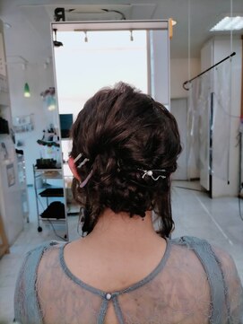 ヘアアンドメイク アール(hair&make R) ハーフアップ寄りのアップ