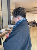 刈り上げ２ブロックのマッシュスタイルにメッシュカラー