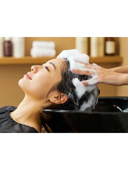 ―今年頑張った自分にご褒美を―頭皮からの美髪ケアで心も癒されるひととき♪骨格補正ヘッドスパ60分5,500