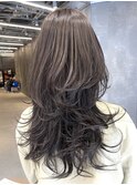 大人ロングレイヤーハッシュカットウルフミディアム白髪ぼかし
