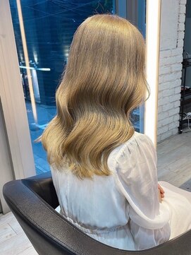 インク サカエ(inq sakae) ブリーチカラーアッシュブロンド