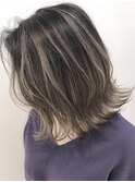《grow 蒲田》3Dハイライト×グレージュの外ハネショートボブ