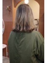 チャプター 問屋町(chapter)&nbsp;髪質改善ミルクティベージュ外はねボブケアブリーチダブルカラー