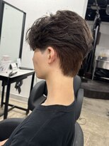 ピア ヤクイン(Pia Yakuin) グレージュ/グレーヘアー/ショートセンターパート