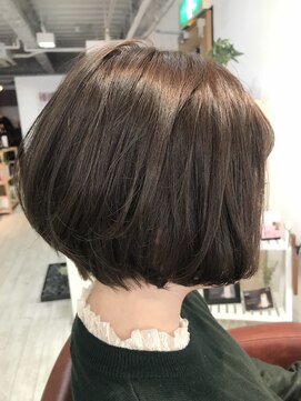 ビードロ 吉祥寺店(vi dro) シルエットが可愛いショートボブ