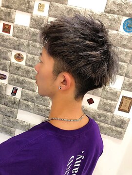 トッカ(tocca) ツーブロックショート/シルバーハイライト【掛川】