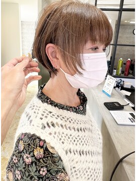 ザ キャンバス ミヤザキツネヒサ(THE CANVAS 宮崎恒久) 大人可愛い 30代40代50代前下がりショートボブ　白髪 basi