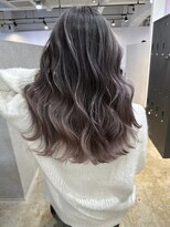 メリー オオサカ(Merly Osaka)&nbsp;ほんのりラベンダーが可愛いバレイヤージュ_smoky lavender ash_