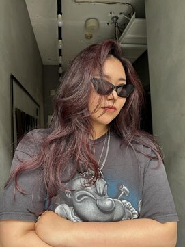 ジーナ(XENA) レイヤーカット×ボルドーカラー×渋谷