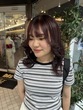 ヘアーアンドメイク ビス(HAIR&MAKE bis) 推しと同じカラーに暗めチェリーレッド【山崎ほのか】