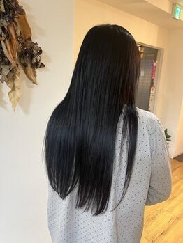イデア(iDEA)の写真/【ハリウッドトリートメント取り扱い】髪の内側から補修して、潤いたっぷりのうる艶ヘアを手に入れて★