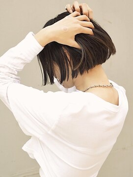 アイドットプラスサッポロ 札幌(i.+SAPPORO) ショートボブ黒髪メッシュカラー前下がりボブ前髪あり