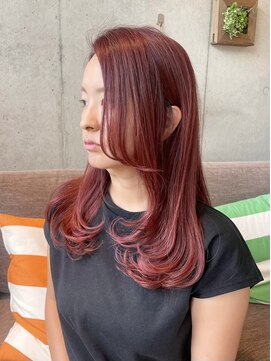 エム インターナショナル 春日部本店(EMU international) 艶ピンク/ロング/レイヤーカット/前髪なし