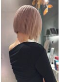 切りっぱなしボブ×ホワイトベージュ