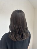 オリーブベージュ