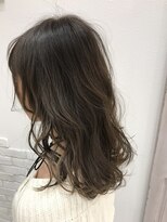 ソアロ(SOARO)&nbsp;茜部ベージュブラウンくびれミディアム20代