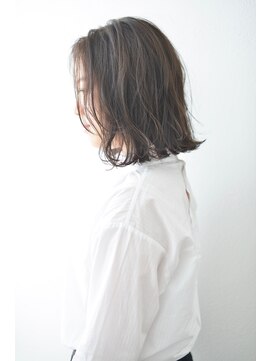 ヴィッカエコル (vicca 'ekolu) 《ekolu横山》シークレットハイライトで外国人風ボブ