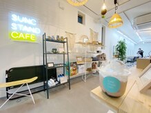 サンク 大船鎌倉店(sunc)の雰囲気（店頭ではカフェとインポート雑貨も販売しています(*´∀`)♪）
