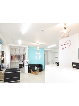 マンツーマン×プライベート空間☆ベーシックから特殊系まで◎「酸熱トリートメント+エクステ」がオススメ