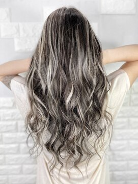 シェルティ フィエル(Shelltie Fiel) 外国人風立体ハイライト★☆★