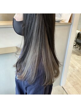 アコット(Acotto.) グレー/インナーカラー/ケアブリーチ/ミディアム[下北沢Acotto]