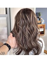 ストゥー(StueW.)&nbsp;ハイライト67(小林優香)【バレイヤージュ】【倉敷】【岡山】